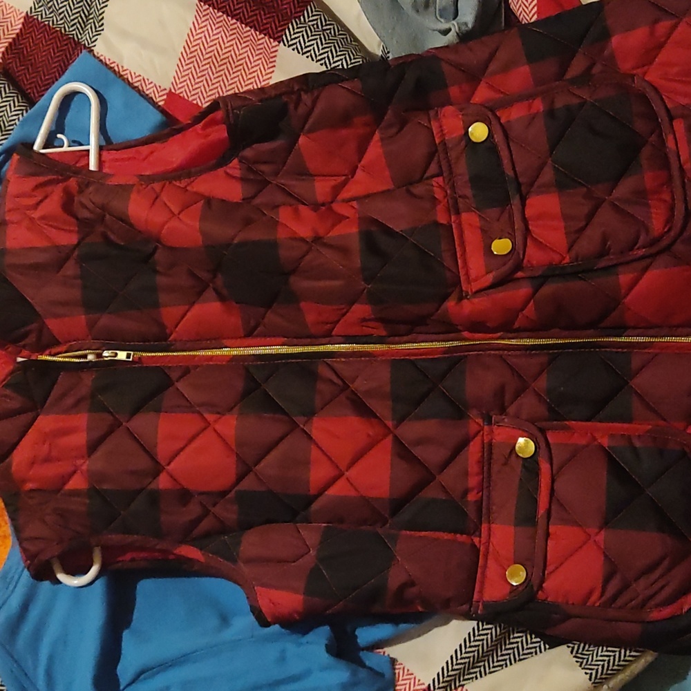 Vest women's medium plaid